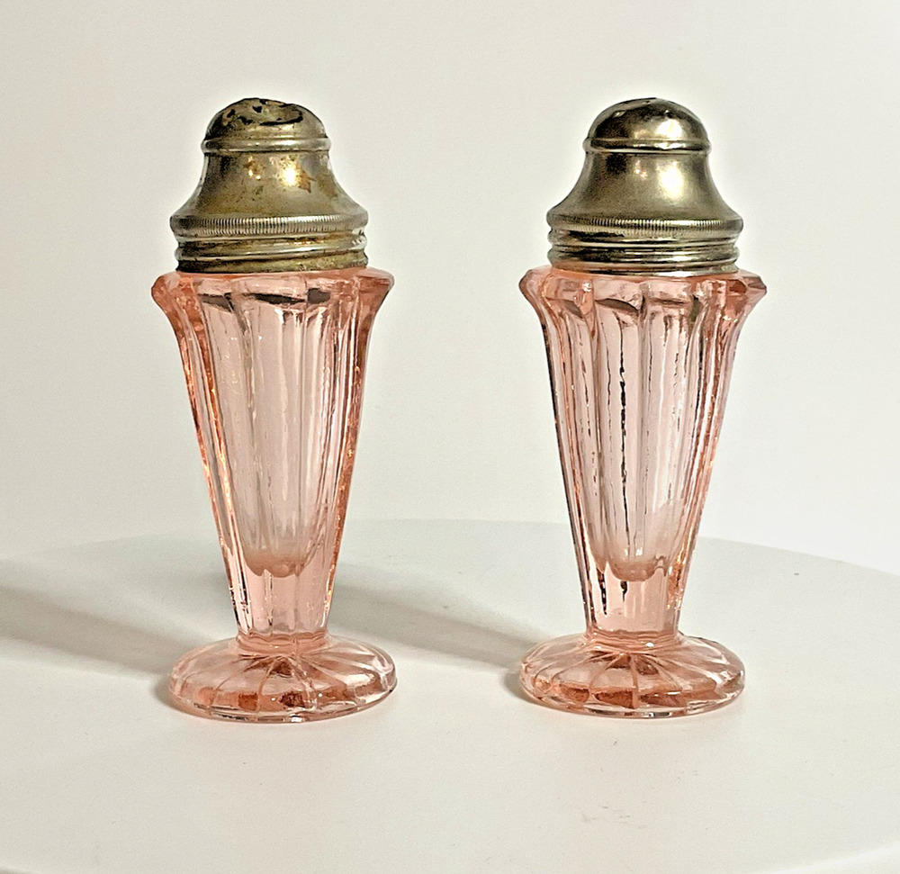 Pink Jeannette Depression Glass Sierra Pinwheel Salt & Pepper Shakers 4" Vtg